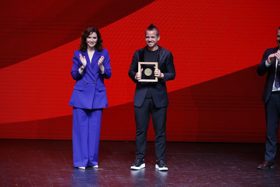 EuropaPress 6248954 presidenta comunidad madrid isabel diaz ayuso entrega premio gastronomia