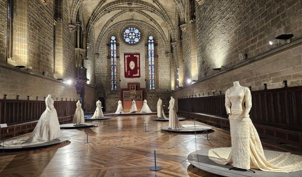 Vestidos de novia originales de Balenciaga, en la Catedral de Pamplona