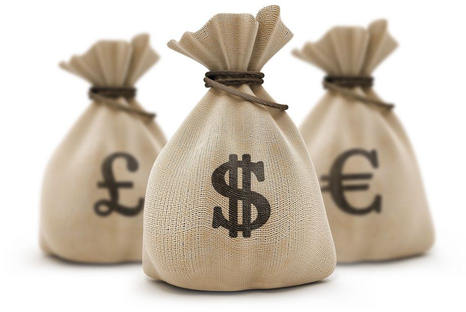 bigstock dinero gasto bigstock dinero gasto