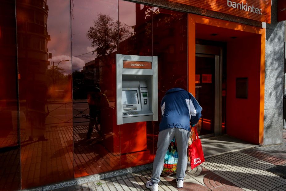 EuropaPress 2847607 cajero banco bankinter mismo dia six group abre puerta miembros