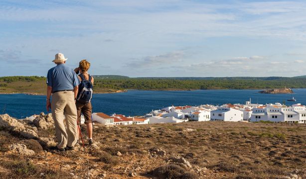 Los mayores de 55 años dominan el turismo en España: 8 de cada 10 viajarán este año