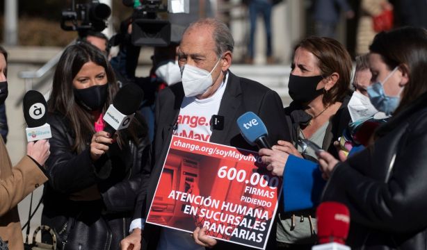 Carlos San Juan y su lucha por la inclusión financiera de los mayores ya es 'Historia de España'