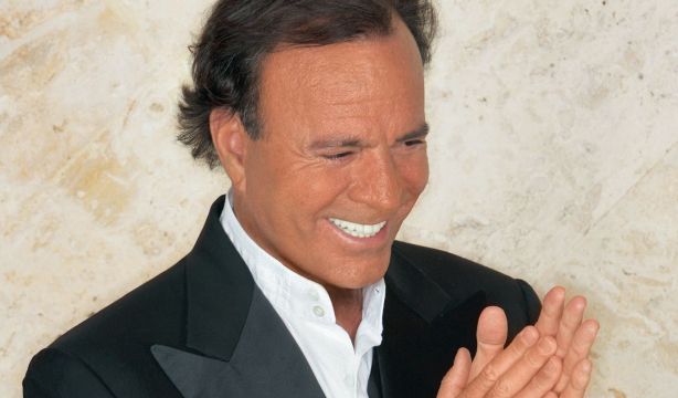 Julio Iglesias desmiente su retirada: "El día que lo haga, lo anunciaré personalmente"