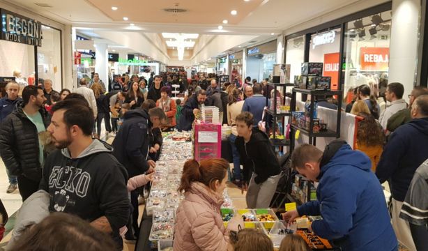 Recuerda tu infancia en la mayor feria de juguetes antiguos