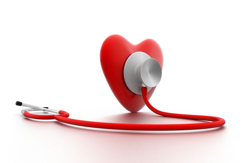 Un estetoscopio y un corazón (Bigstock) Un estetoscopio y un corazón (Bigstock)