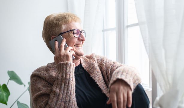 Senior Lingua, la plataforma que combate la soledad de los mayores conectándoles con estudiantes