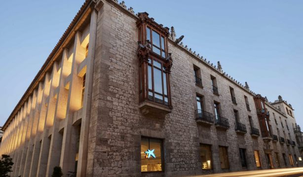 Oficinas de CaixaBank que un día recibieron a los Reyes Católicos y a Cervantes