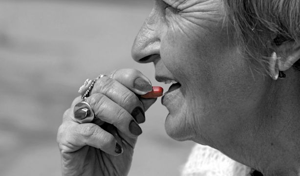 "Los fármacos se prueban en varones de 40 años y los consumen mujeres de 80"
