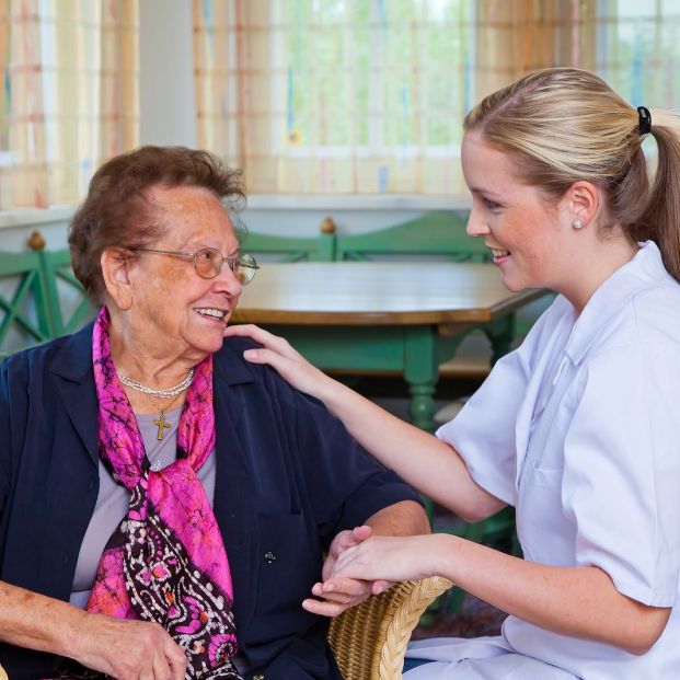 Un estudio revela que el 74% de los cuidadores de personas con ictus son mujeres (Bigstock) Un estudio revela que el 74% de los cuidadores de personas con ictus son mujeres (Bigstock)