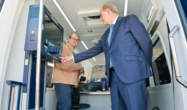 Llegan las primeras unidades móviles a zonas rurales para expedir DNI y pasaporte en diez minutos