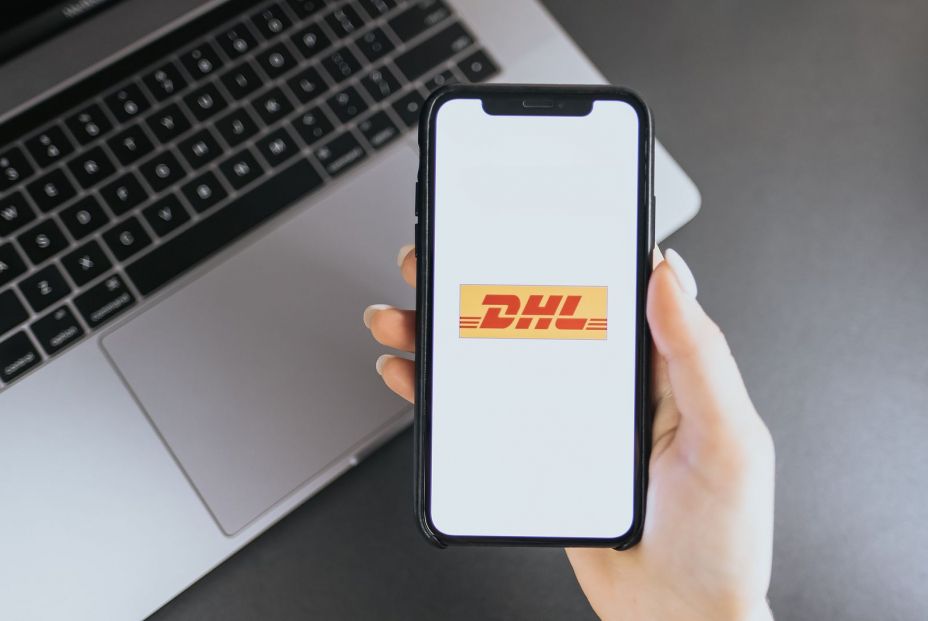 El Incibe alerta de una estafa que suplanta a DHL y pide un pago para recuperar un paquete devuelto El Incibe alerta de una estafa que suplanta a DHL y pide un pago para recuperar un paquete devuelto