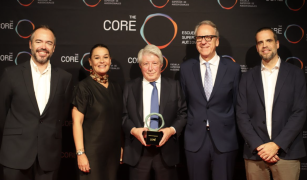 Enrique Cerezo ensalza la labor de los nuevos profesionales en The Core School