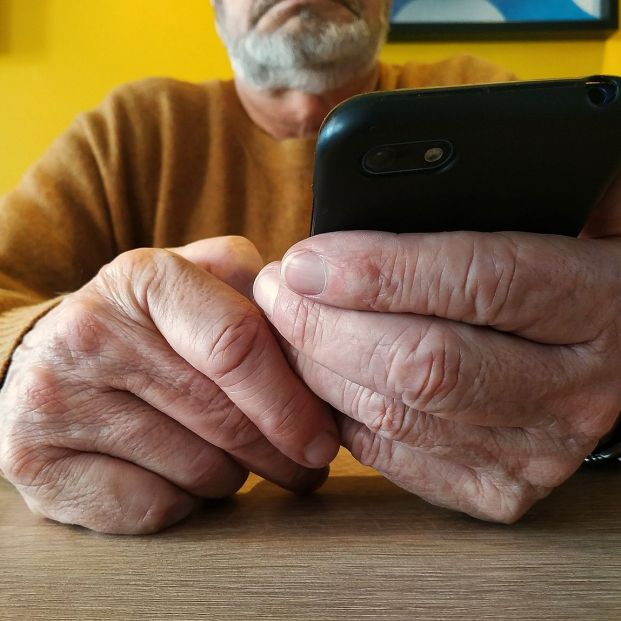 Mayores cada vez más tecnológicos: la mitad consideran Internet y el móvil esenciales en su vida