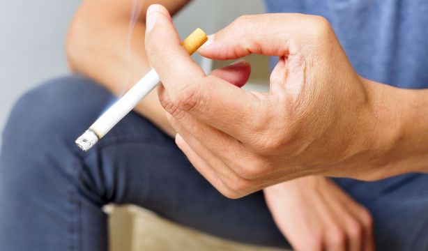 'No fumadores' pide al Gobierno prohibir la venta de cigarrillos electrónicos desechables