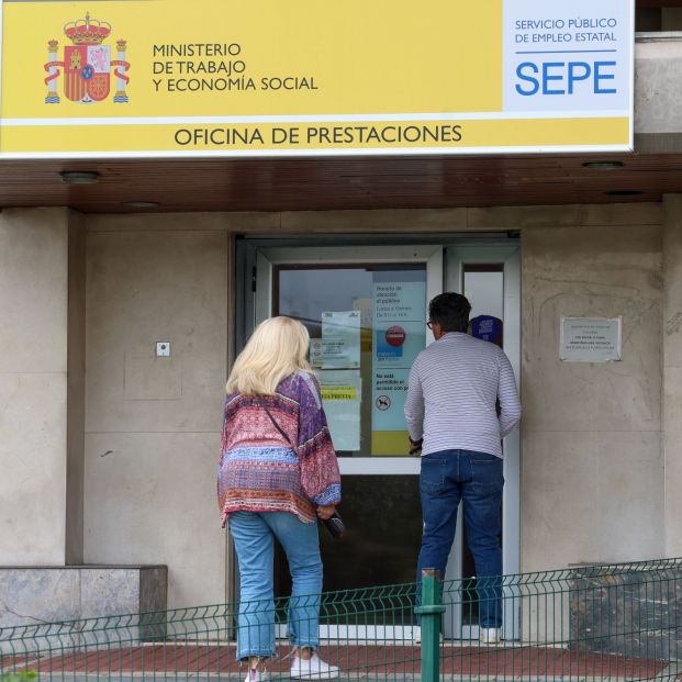 La caída del paro 'pasa' de los mayores de 55: el desempleo sénior sube el 1,6% en el trimestre La caída del paro 'pasa' de los mayores de 55: el desempleo sénior sube el 1,6% en el trimestre