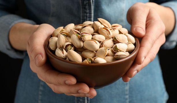 El nuevo beneficio de los pistachos: comerlos a diario mejora la salud ocular a diario. Fuente: Big stock