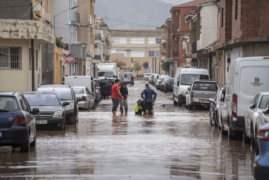 La lluvia "descomunal" de Valencia rompe todos los registros y supera la gota fría de 1996 La lluvia "descomunal" de Valencia rompe todos los registros y supera la gota fría de 1996