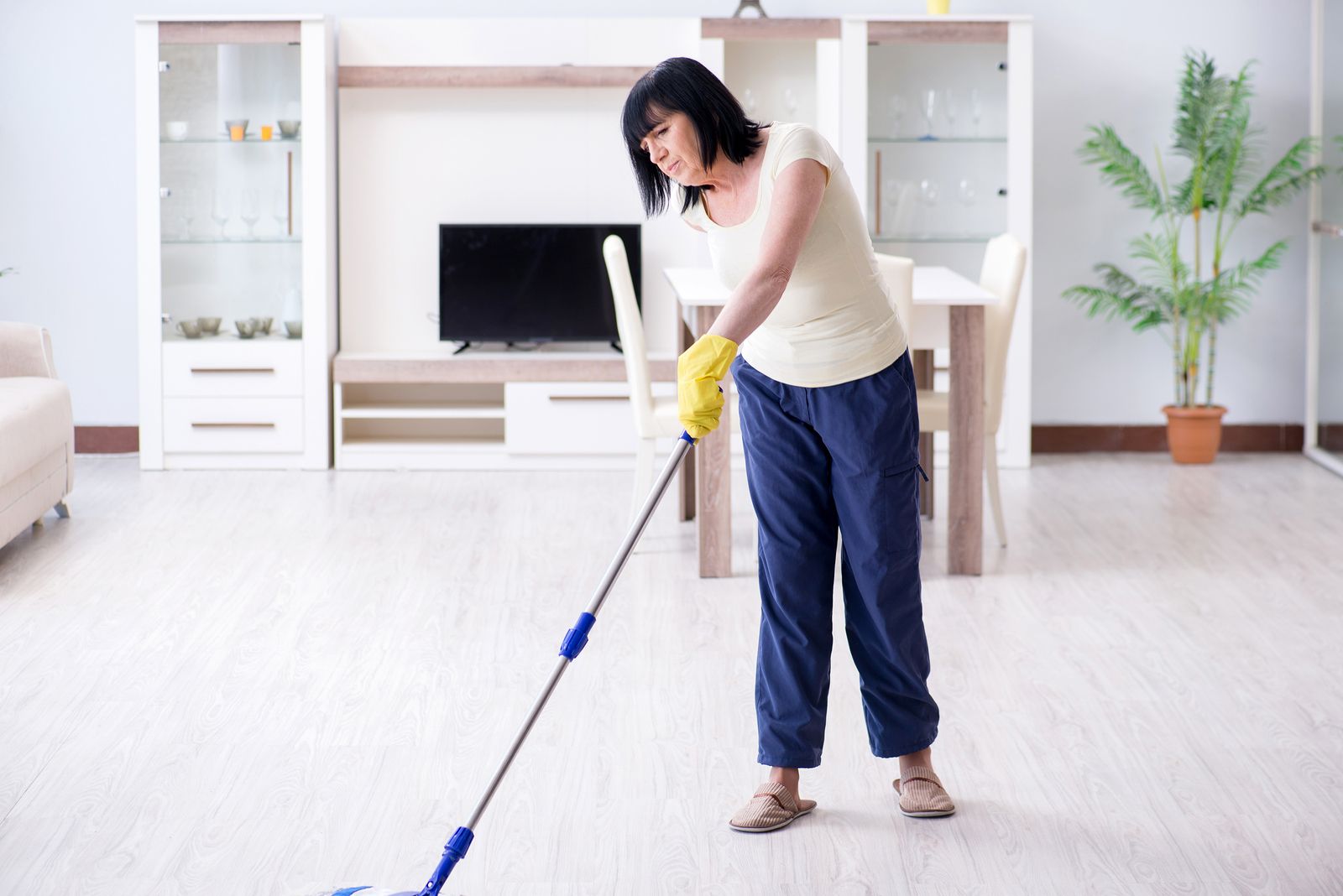 Aprovecha mientras haces las tareas del hogar para mantenerte en forma sin esfuerzo