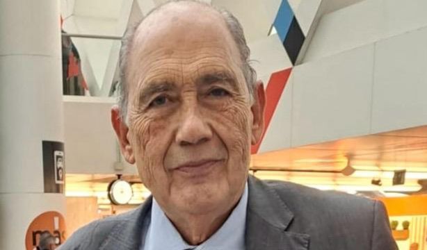 Carlos San Juan, sobre las etiquetas ilegibles: "Se diseña sin tener en cuenta a los mayores"