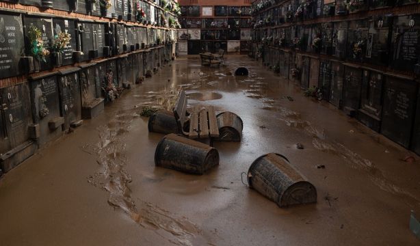 Los daños en cementerios por la DANA obligan a enterrar en otras localidades o a incinerar