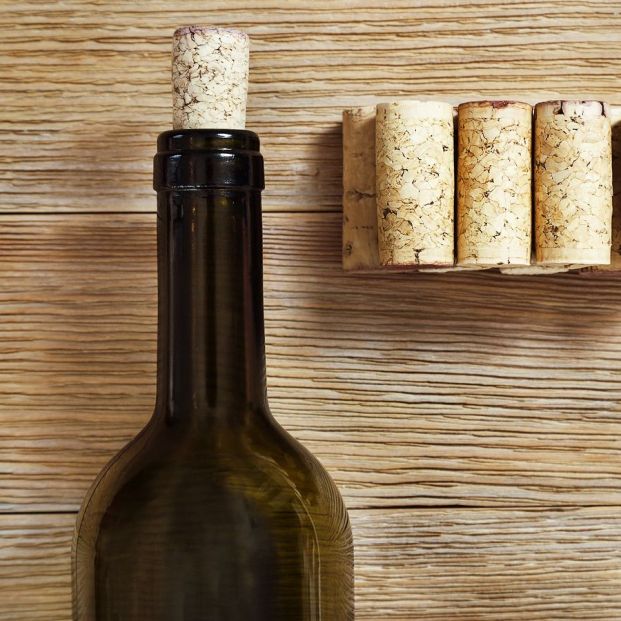 Cómo abrir una botella de vino sin sacacorchos Cómo abrir una botella de vino sin sacacorchos