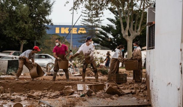 Permisos pagados al 100%, sin perder cotización y no recuperables, para afectados por la DANA