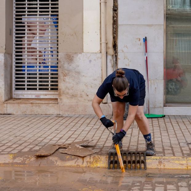 EuropaPress 6331000 mujer abre alcantarilla aldaia noviembre 2024 aldaia valencia comunidad (1) EuropaPress 6331000 mujer abre alcantarilla aldaia noviembre 2024 aldaia valencia comunidad (1)
