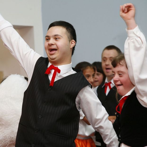 Cómo afecta el Síndrome de Angelman en adultos; personas con discapacidad intelectual Cómo afecta el Síndrome de Angelman en adultos; personas con discapacidad intelectual