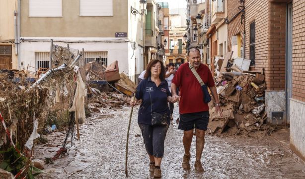 DANA: estos son los requisitos para pedir los permisos laborales retribuidos para cuidado de mayores