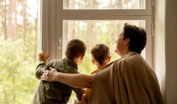 Una mujer cobra por cuidar a sus nietos y gana 30.000 euros (Bigstock)