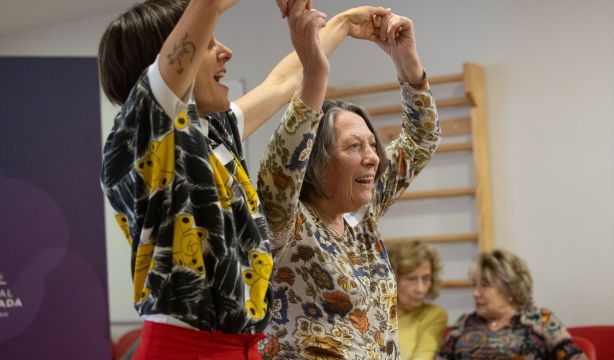 Mejorando el bienestar de las personas con alzhéimer a través de la danza