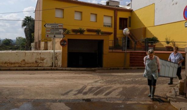 Los voluntarios sénior han sido imprescindibles en la DANA: "Todos aportan su granito de arena"