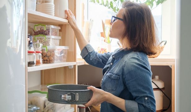 Así debes reorganizar tu cocina para adelgazar, según Harvard
