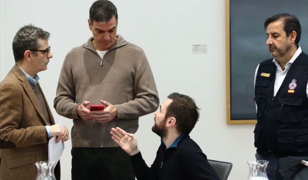 El primer CIS tras la DANA aúpa al PSOE y desploma al PP