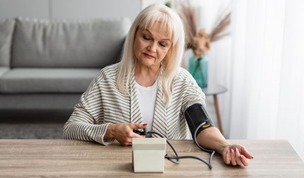 La mitad de los españoles, concienciados de la necesidad de controlar de la presión arterial 