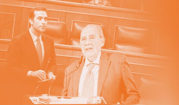 Cuerpo recurre a Carlos San Juan para defender la ley del Cliente Financiero, que despega al fin