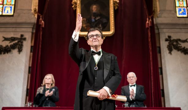 Javier Cercas ingresa en la RAE: "Un escritor puede ser cualquier cosa menos un idiota"