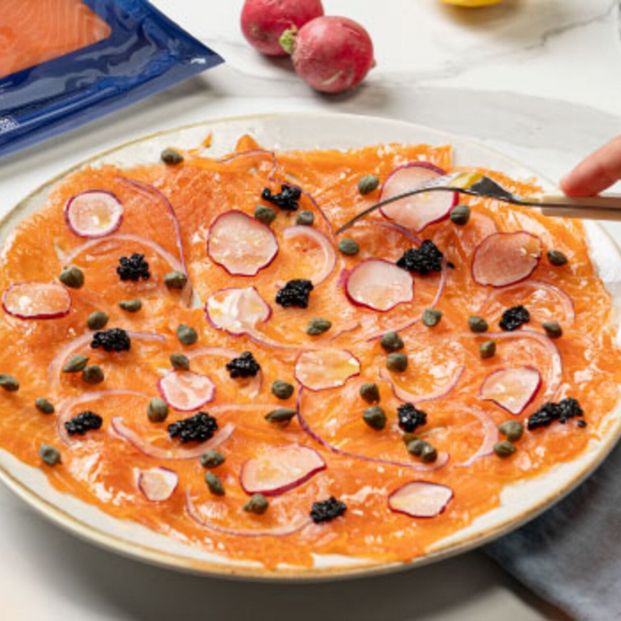 Carpaccio de salmón con crudités y caviartic. Fuente: Mercadona Carpaccio de salmón con crudités y caviartic. Fuente: Mercadona
