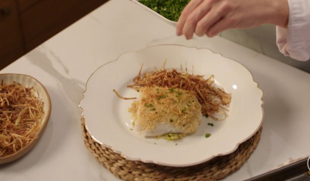 La receta navideña perfecta: merluza con costra de avellanas. Fuente: Mercadona
