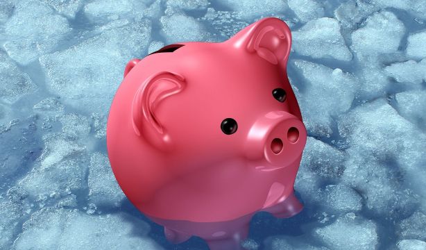 El Gobierno no predica con el ejemplo: el plan de pensiones de los funcionarios, congelado