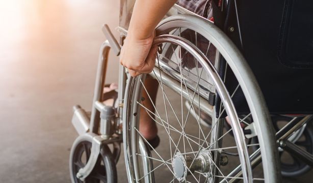 Cuatro de cada 10 mujeres mayores de 70 años tiene algún tipo de discapacidad