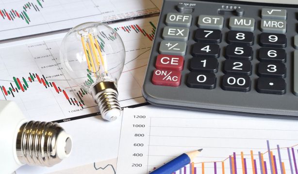 La luz se dispara un 18% en noviembre, su mayor subida desde febrero de 2023