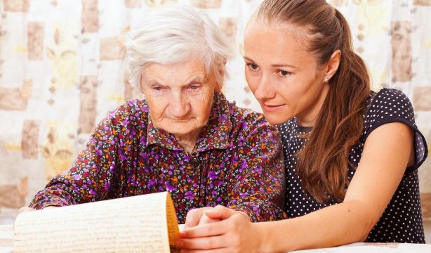 'Una carta para un abuelo': la iniciativa para que los mayores no se sientan solos esta Navidad