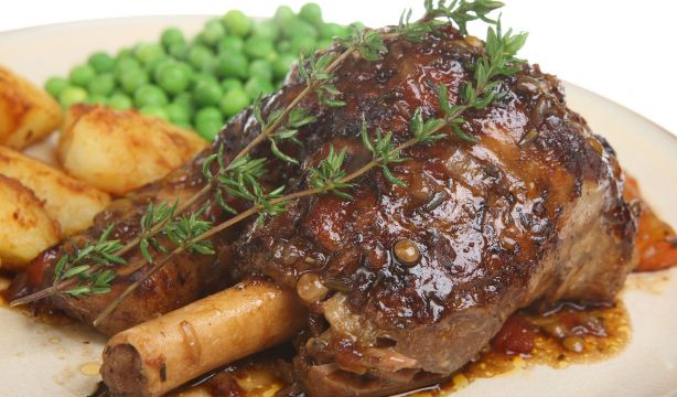 Consejos de un carnicero viral: así puedes escoger el cordero perfecto para estas navidades