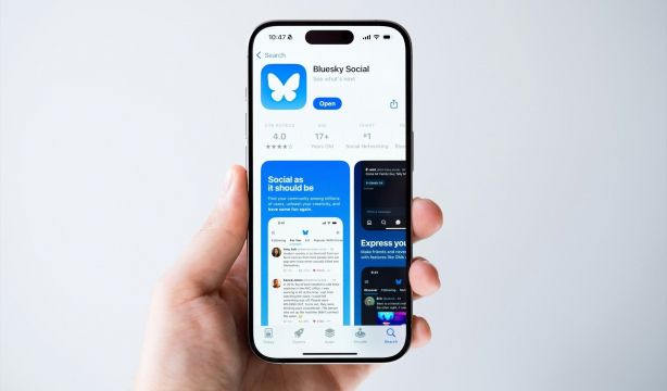Quién está detrás de Bluesky, la red social de moda que planta cara a X (Twitter) (Twitter) (Bluesky)