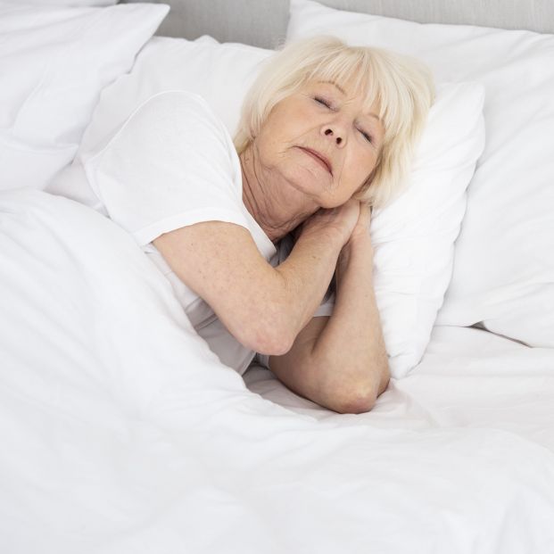 Mujer con problemas para dormir por la menopausia. Fuente: noVadiet Mujer con problemas para dormir por la menopausia. Fuente: noVadiet