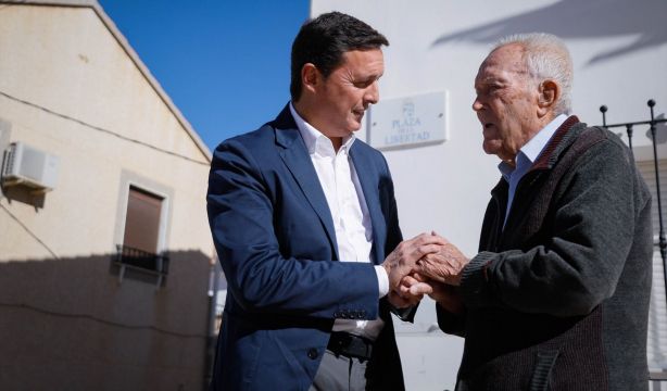 El alcalde más longevo de España retoma el mando a los 99 años