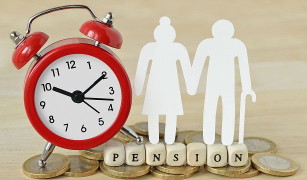 Cambios en pensiones 2025: subida del 2,8%, más cotizaciones y jubilarse 2 meses después