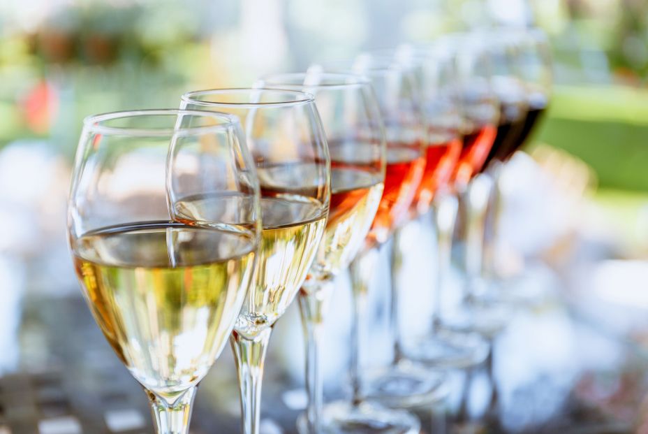 Numerosas copas de vino. Fuente: Bigstock Numerosas copas de vino. Fuente: Bigstock