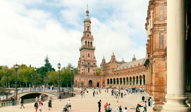 Los destinos españoles que 'Bloomberg' incluye en su lista de mejores lugares para viajar en 2025